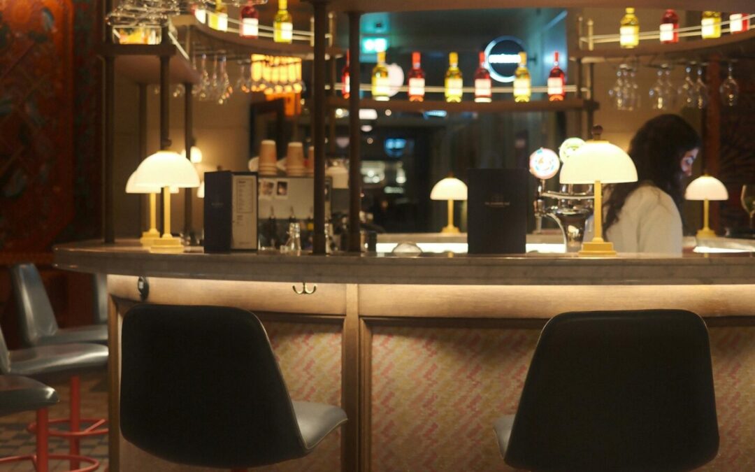 Guide to Planning Safe and Fun Bar Crawls in Phoenix