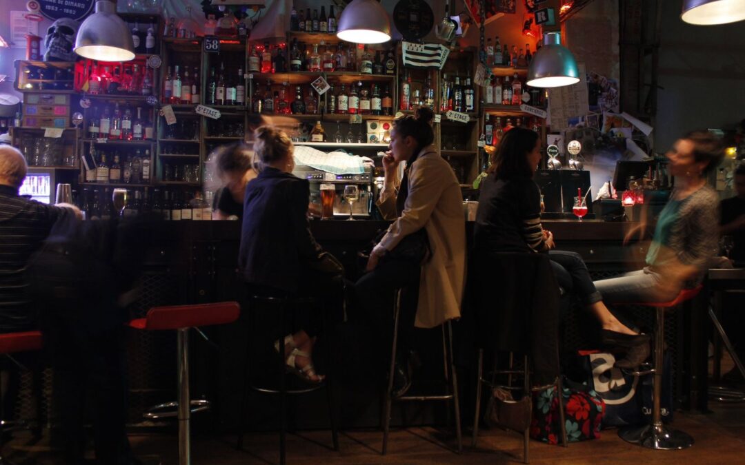 Neuroscience Reveals Why Bar Crawl Groups Form Stronger Memories Than Solo Drinkers
